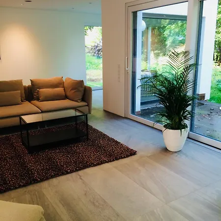 Modernes Ferienhaus Mit 2 Balkonen, Terrasse Und Garten ! Bochum Exterior photo