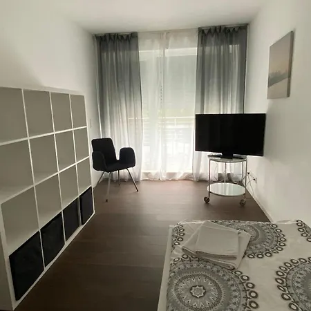 Modernes Ferienhaus Mit 2 Balkonen, Terrasse Und Garten ! Bochum Exterior photo