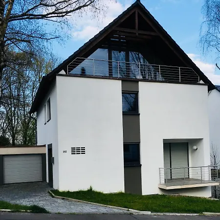 Modernes Ferienhaus Mit 2 Balkonen, Terrasse Und Garten ! Bochum Exterior photo