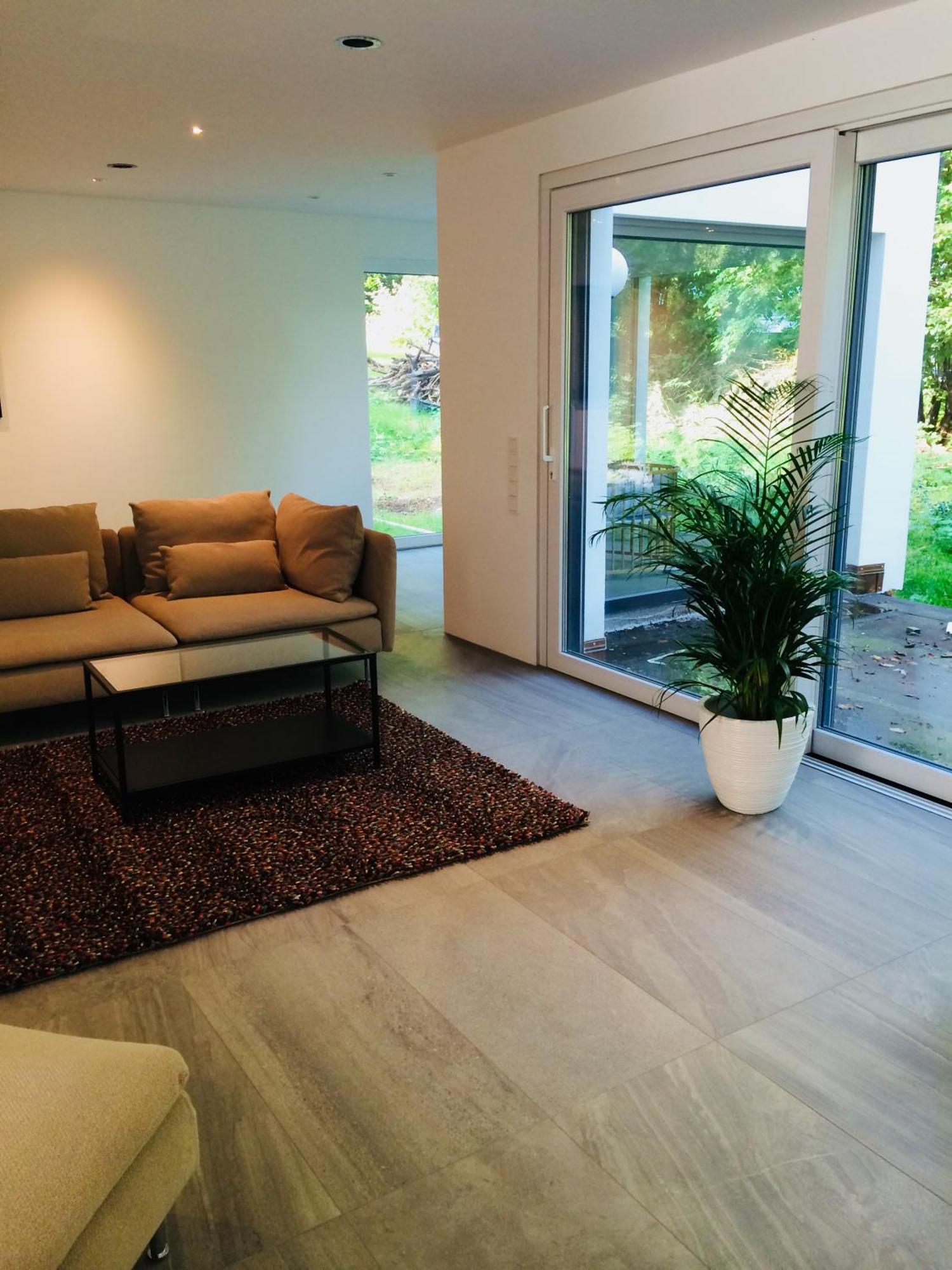 Modernes Mit 2 Balkonen, Terrasse Und Garten !