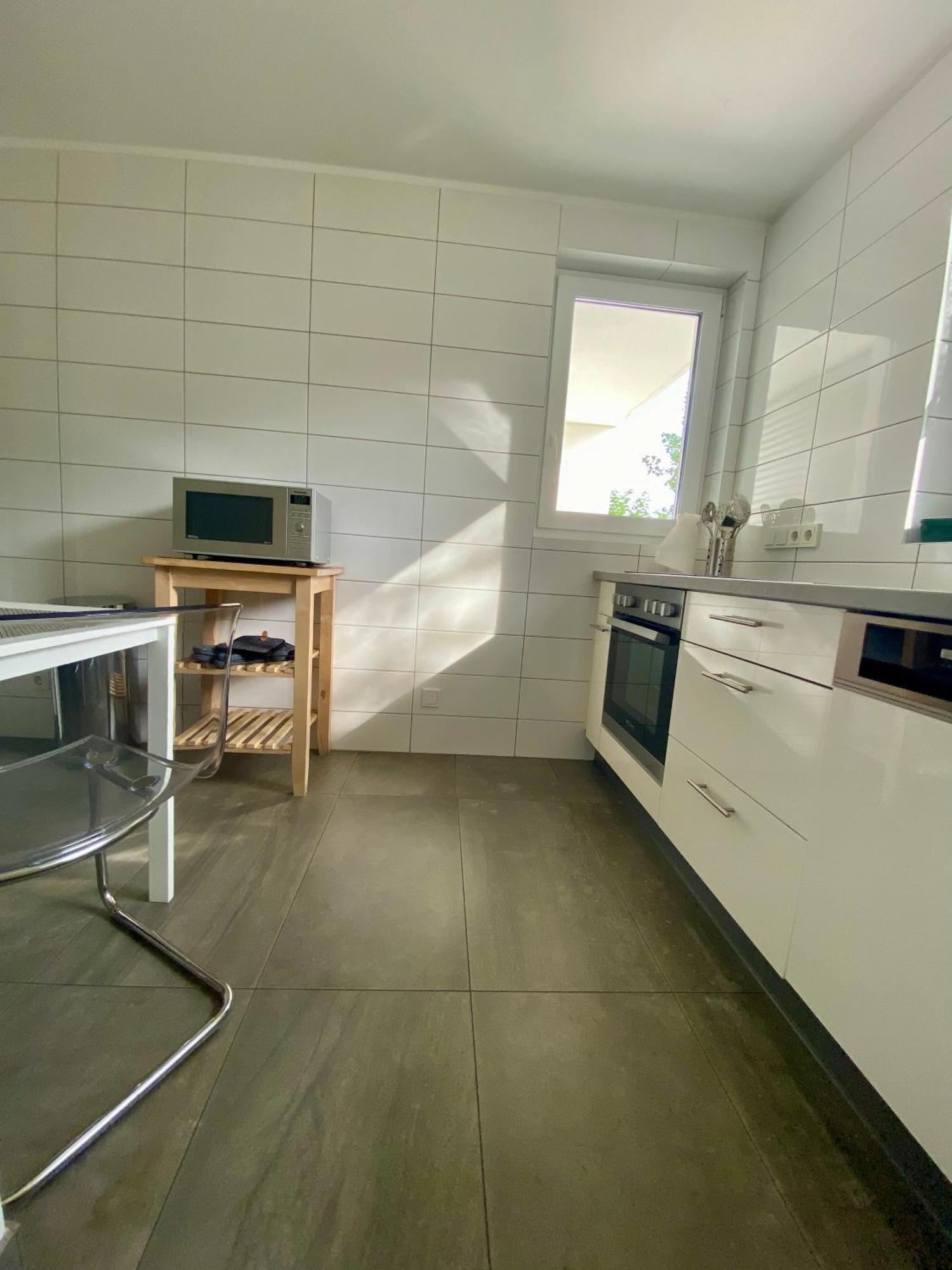 Apartment Modernes Mit 2 Balkonen, Terrasse Und Garten ! *