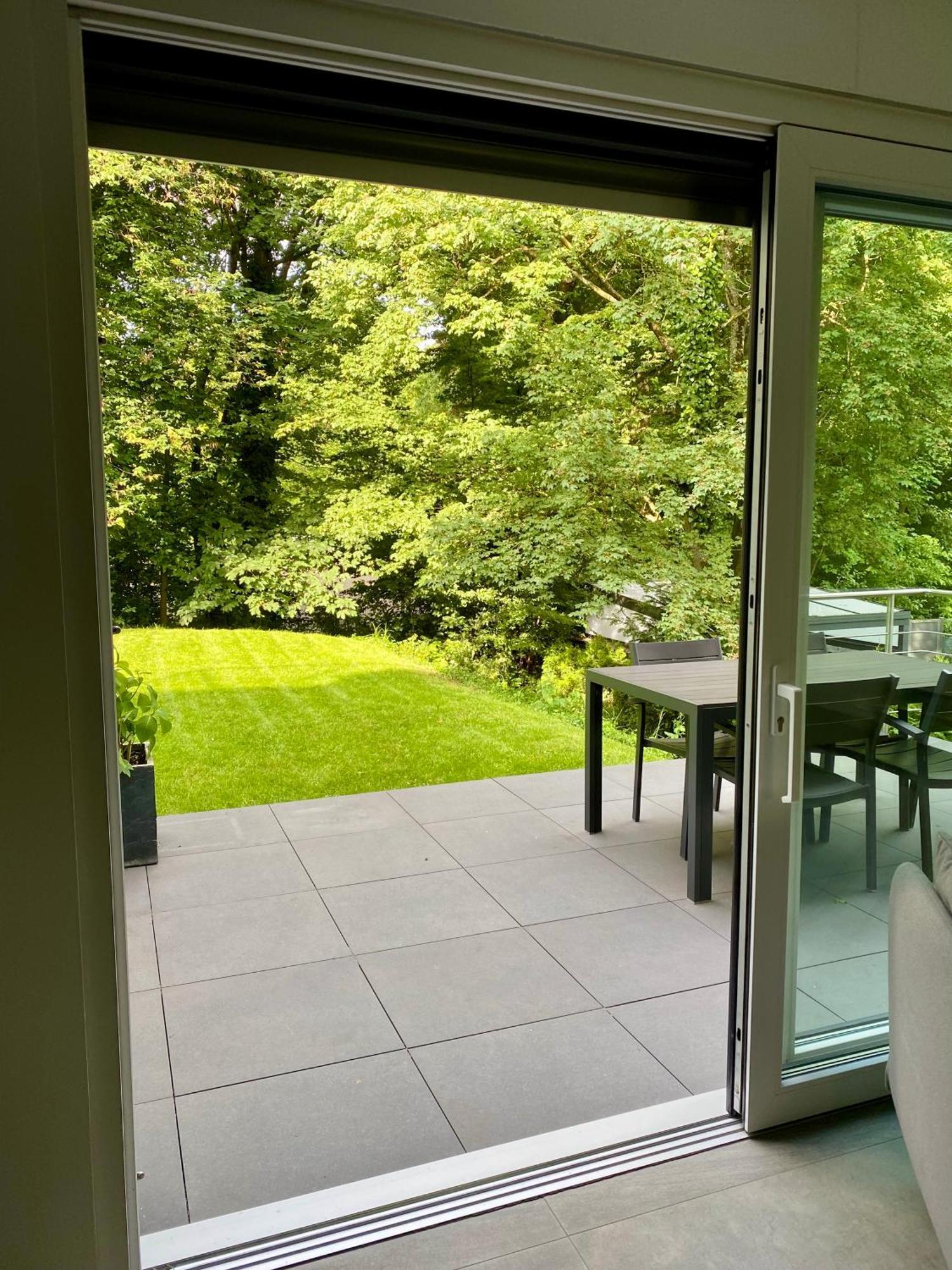 Modernes Mit 2 Balkonen, Terrasse Und Garten ! *
