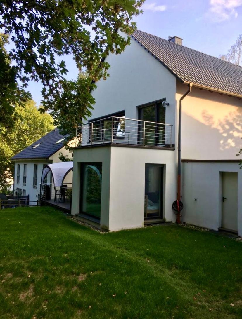Modernes Mit 2 Balkonen, Terrasse Und Garten ! Apartment *