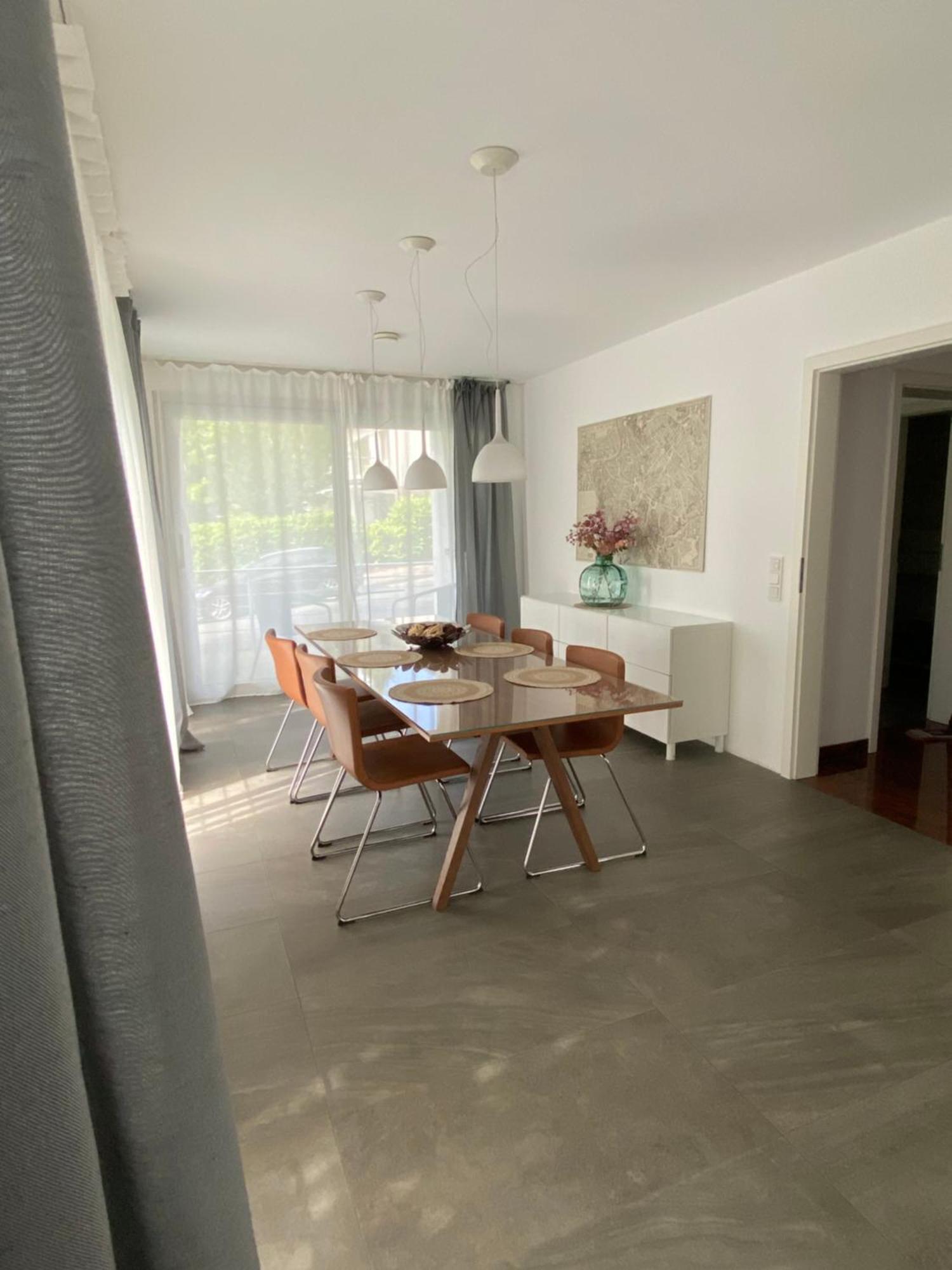 Modernes Mit 2 Balkonen, Terrasse Und Garten !